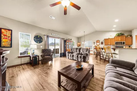 Living - 2960 E Galway Cir, Post Falls, ID 83854 photo 2 of 3