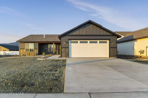 9083 W Swather Ave, Rathdrum, ID 83858