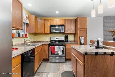 Kitchen - 4513 E Alpine Dr, Post Falls, ID 83854 photo 1 of 2