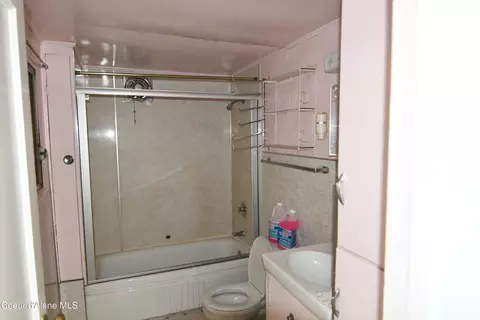 Bath - 514 Main St, Wardner, ID 83837 photo 1 of 1