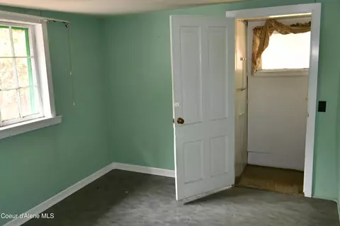 Bedroom - 514 Main St, Wardner, ID 83837 photo 3 of 4