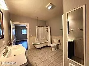 Bath - 1 Kelly Aly, Wallace, ID 83873 photo 1 of 3