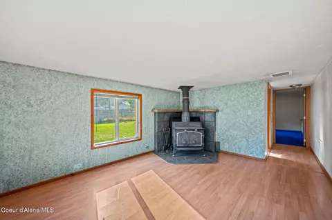 Living - 508 B St, Pinehurst, ID 83850 photo 5 of 5