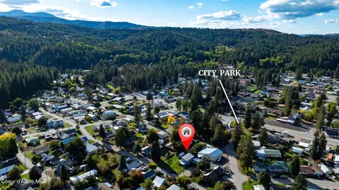 View/Area - 508 B St, Pinehurst, ID 83850 photo 4 of 11