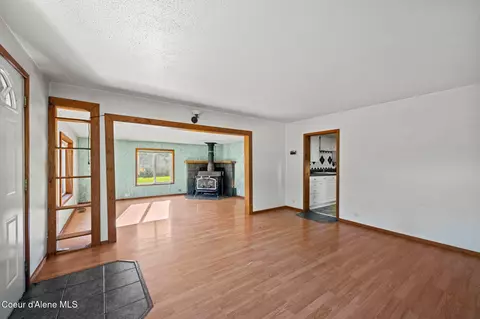 Living - 508 B St, Pinehurst, ID 83850 photo 3 of 5