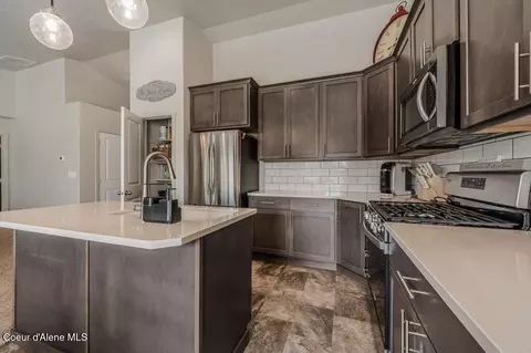 Kitchen - 4044 N Shelburne Loop, Post Falls, ID 83854 photo 4 of 6