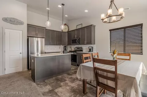 Kitchen - 4044 N Shelburne Loop, Post Falls, ID 83854 photo 6 of 6