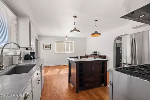 Kitchen - 417 S 4th Ave, Sandpoint, ID 83864 photo 3 of 5