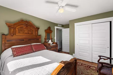 Bedroom - 417 S 4th Ave, Sandpoint, ID 83864 photo 4 of 8