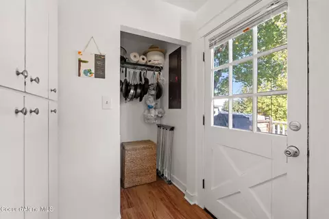 Entry Way - 417 S 4th Ave, Sandpoint, ID 83864 photo 3 of 3