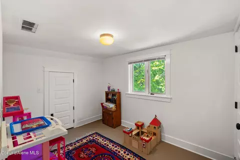 Bedroom - 417 S 4th Ave, Sandpoint, ID 83864 photo 8 of 8