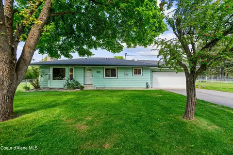 7647 N 15th St, Dalton Gardens, ID 83815