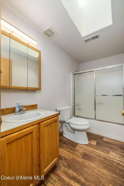 Bath - 4606 E Moen Rd, Hayden, ID 83835 photo 2 of 2