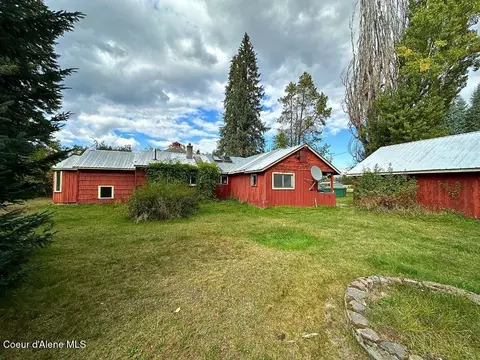 Exterior - 1557 Pleasant Valley Loop, Naples, ID 83847 photo 4 of 10