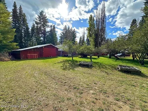 1557 Pleasant Valley Loop, Naples, ID 83847