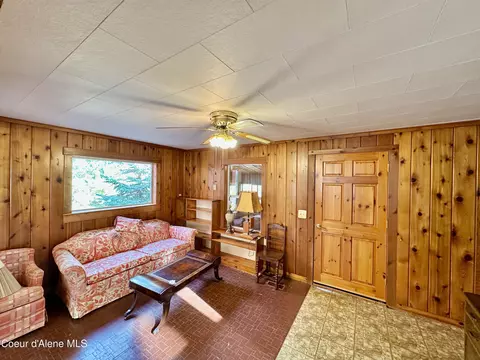 Living - 1557 Pleasant Valley Loop, Naples, ID 83847 photo 1 of 1