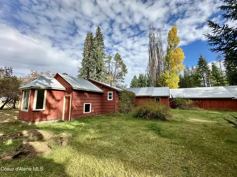 Exterior - 1557 Pleasant Valley Loop, Naples, ID 83847 photo 8 of 10