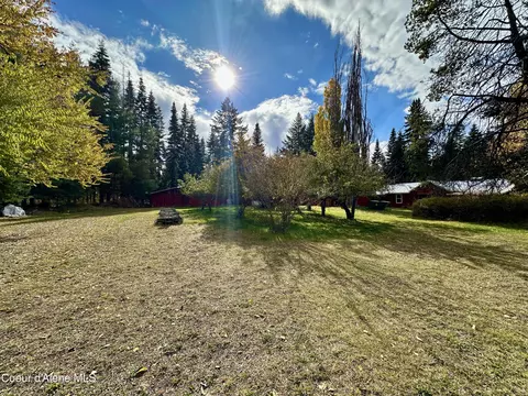 Exterior - 1557 Pleasant Valley Loop, Naples, ID 83847 photo 9 of 10