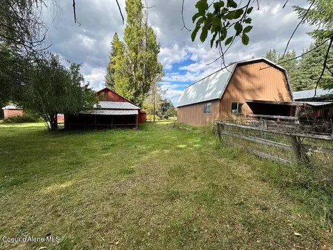 Exterior - 1557 Pleasant Valley Loop, Naples, ID 83847 photo 6 of 10