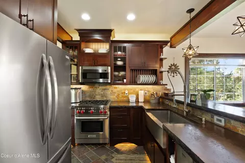 Kitchen - 1515 E Red Barn Rd, Harrison, ID 83833 photo 3 of 4