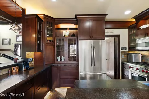 Kitchen - 1515 E Red Barn Rd, Harrison, ID 83833 photo 1 of 4