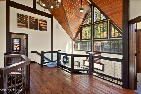 Entry Way - 1515 E Red Barn Rd, Harrison, ID 83833 photo 5 of 5