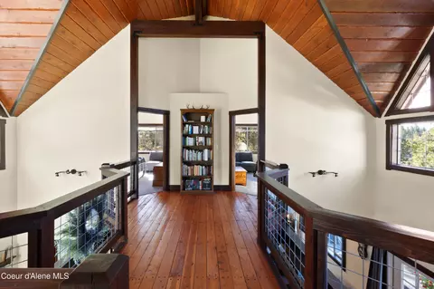 Entry Way - 1515 E Red Barn Rd, Harrison, ID 83833 photo 3 of 5