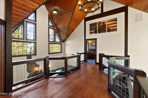 Entry Way - 1515 E Red Barn Rd, Harrison, ID 83833 photo 4 of 5