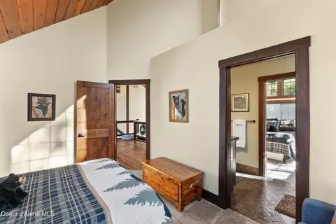Bedroom - 1515 E Red Barn Rd, Harrison, ID 83833 photo 6 of 9