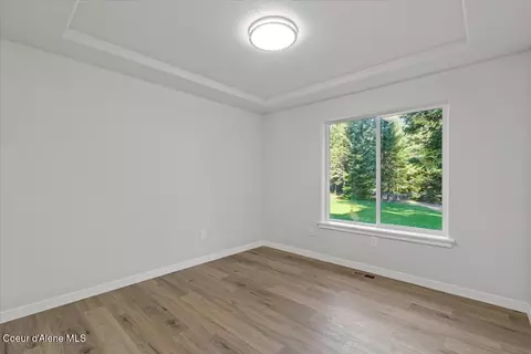 Bedroom - 10050 E Duce Rd, Athol, ID 83801 photo 4 of 5