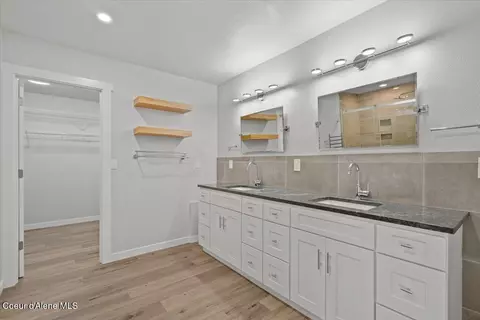 Bath - 10050 E Duce Rd, Athol, ID 83801 photo 1 of 3