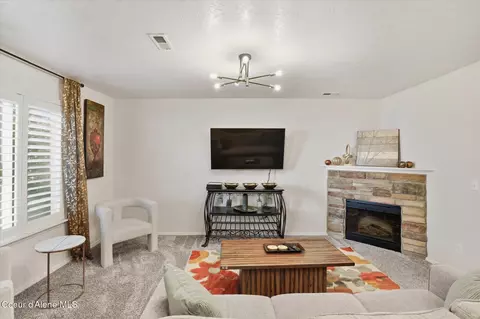 Living - 574 Hydra Pl #B, Post Falls, ID 83854 photo 1 of 4