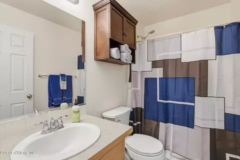 Bath - 574 Hydra Pl #B, Post Falls, ID 83854 photo 2 of 3