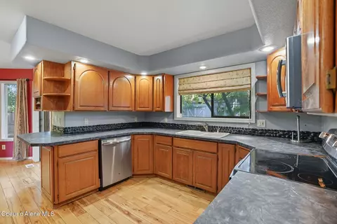 Kitchen - 119 S David Ct, Post Falls, ID 83854 photo 2 of 3