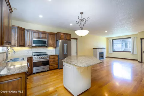 Kitchen - 1365 E Mordyl Loop, Post Falls, ID 83854 photo 3 of 7
