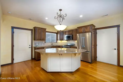 Kitchen - 1365 E Mordyl Loop, Post Falls, ID 83854 photo 2 of 7