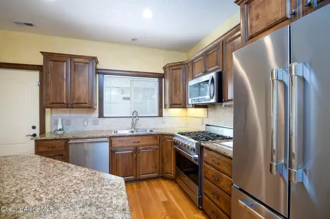 Kitchen - 1365 E Mordyl Loop, Post Falls, ID 83854 photo 5 of 7