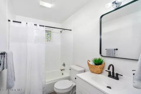 Bath - 527 E 23rd Ave, Post Falls, ID 83854 photo 1 of 1
