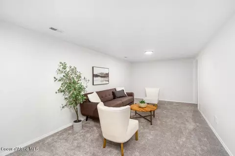 Living - 527 E 23rd Ave, Post Falls, ID 83854 photo 5 of 6