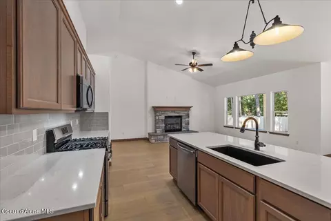 Kitchen - 2060 E Plaza Ct, Post Falls, ID 83854 photo 3 of 5