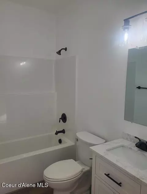 Bath - 357 Jasper Loop, Ponderay, ID 83852 photo 1 of 2