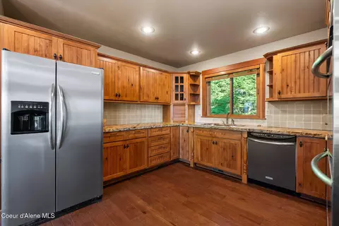 Kitchen - 700 Sunset View Ln, Hope, ID 83836 photo 5 of 5