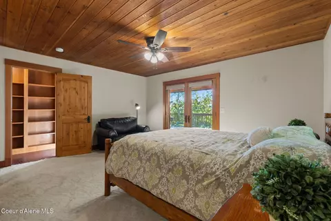 Bedroom - 700 Sunset View Ln, Hope, ID 83836 photo 2 of 6