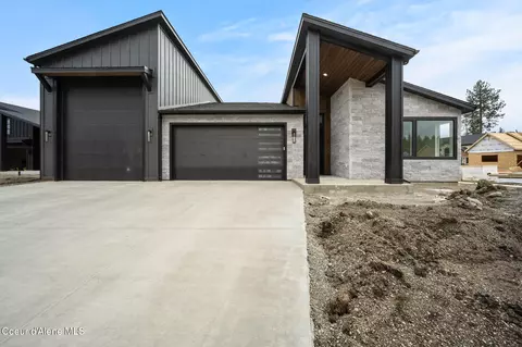 952 E Steeple Chase Rd, Hayden, ID 83835
