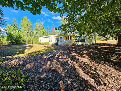 28990 N Miller Rd, Athol, ID 83801