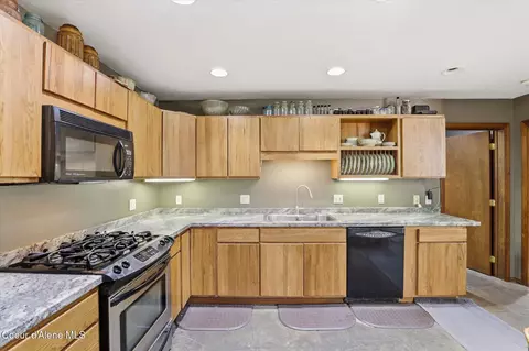 Kitchen - 347 Homestead Loop, Sandpoint, ID 83864 photo 2 of 5