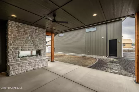 Exterior - 8039 W Splitrail Ave, Rathdrum, ID 83858 photo 3 of 7