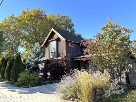 210 Olive Ave, Sandpoint, ID 83864