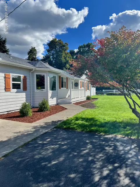 7376 N 4th St, Dalton Gardens, ID 83815