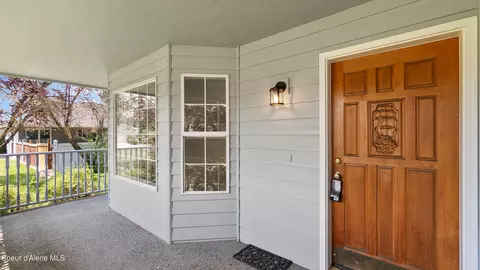 305 E Summerfield Loop, Hayden, ID 83835 photo 3